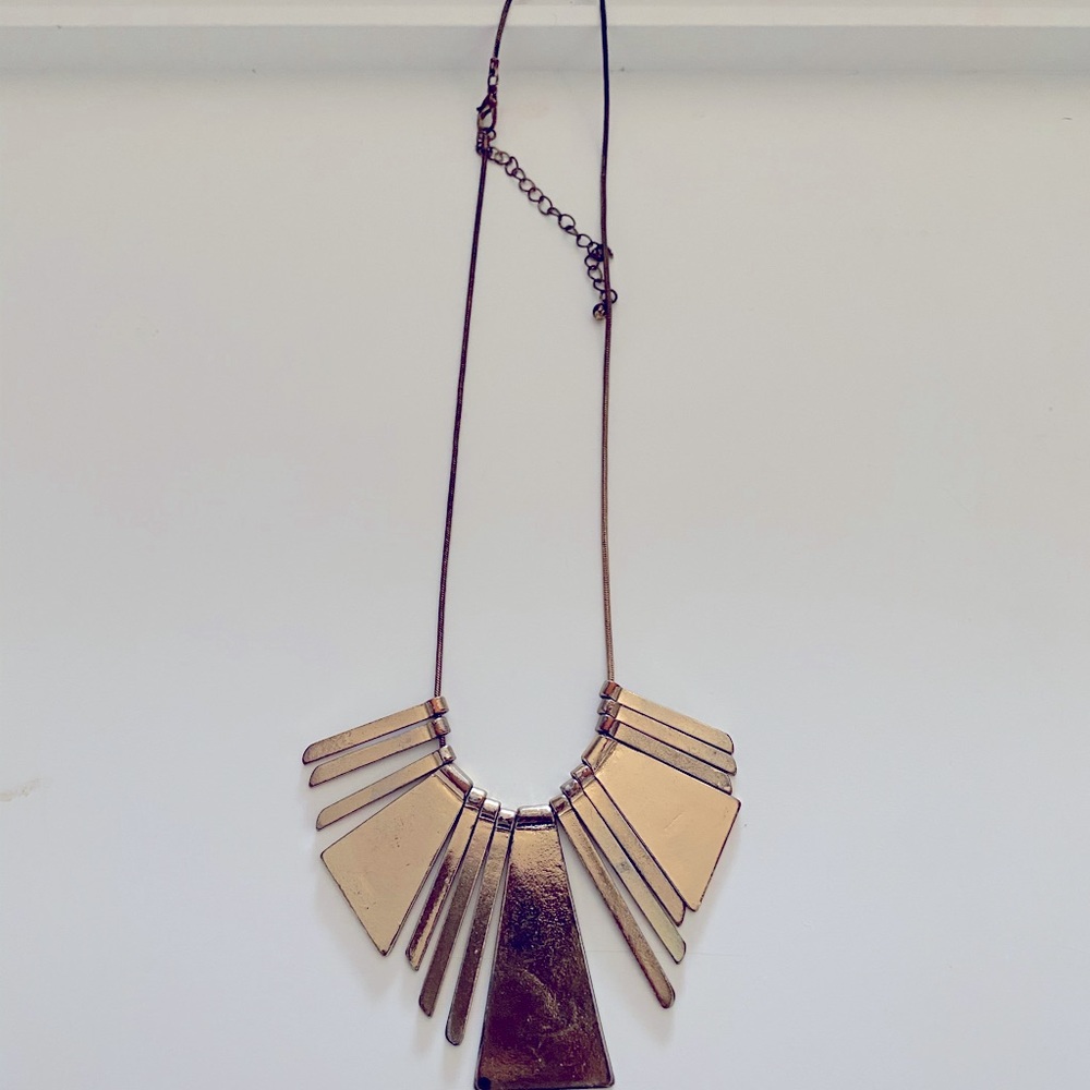 Gold chunky necklace